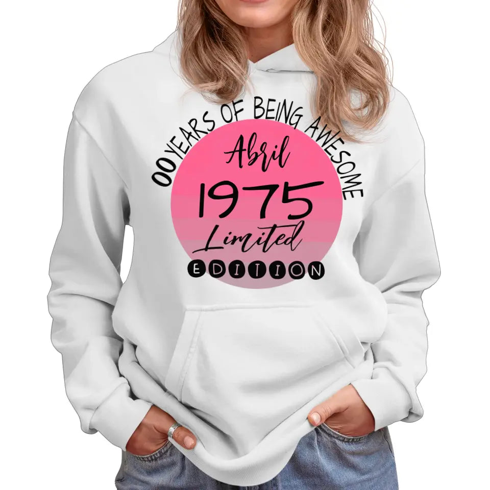 Playera Personalizada de Cumpleaños Years of Being Awesome Pink Pantoné