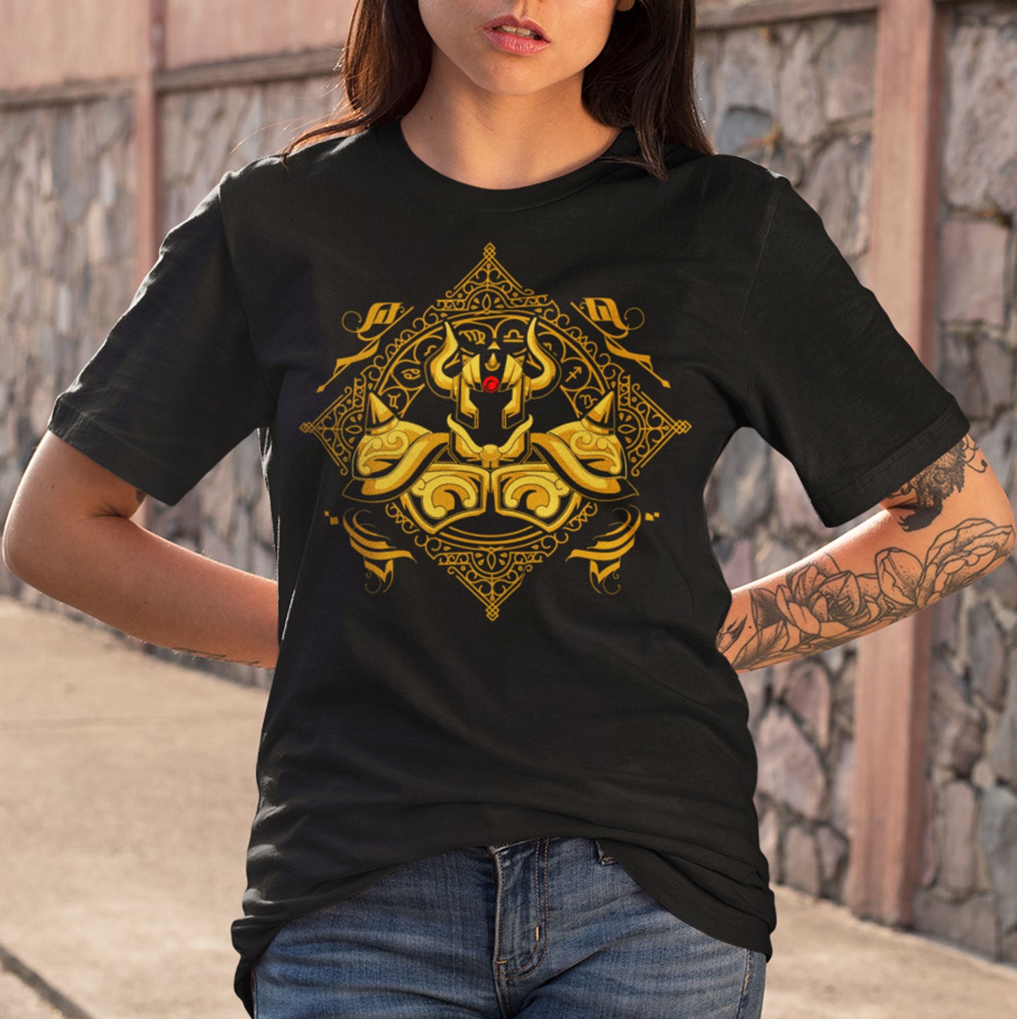 Playera Caballeros del Zodiaco Busto Armadura Dorada Tauro