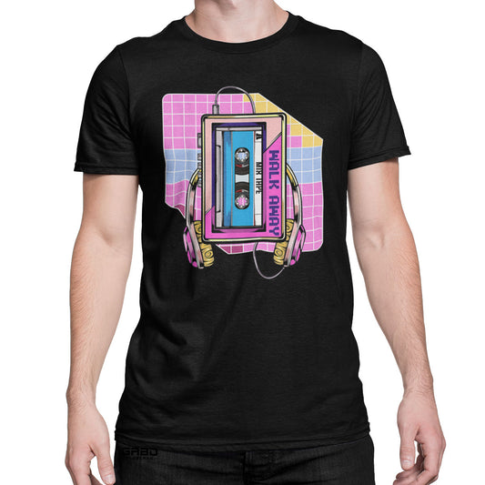 Modelo de las playeras retro 80s en color negro para hombre